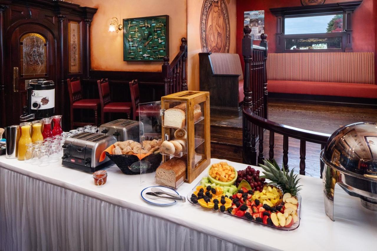 גלנה Irish Cottage Inn & Suites מראה חיצוני תמונה