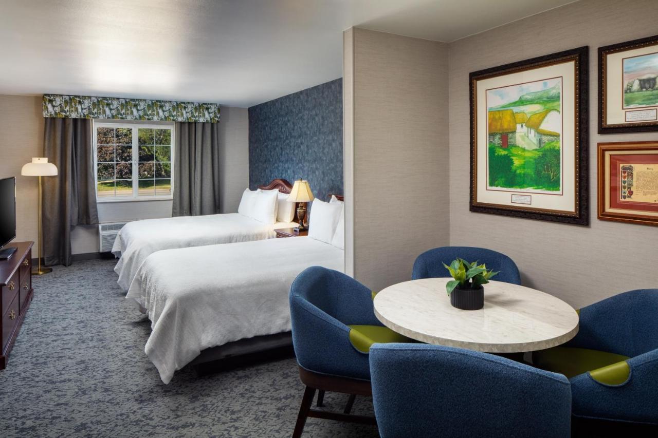 גלנה Irish Cottage Inn & Suites מראה חיצוני תמונה