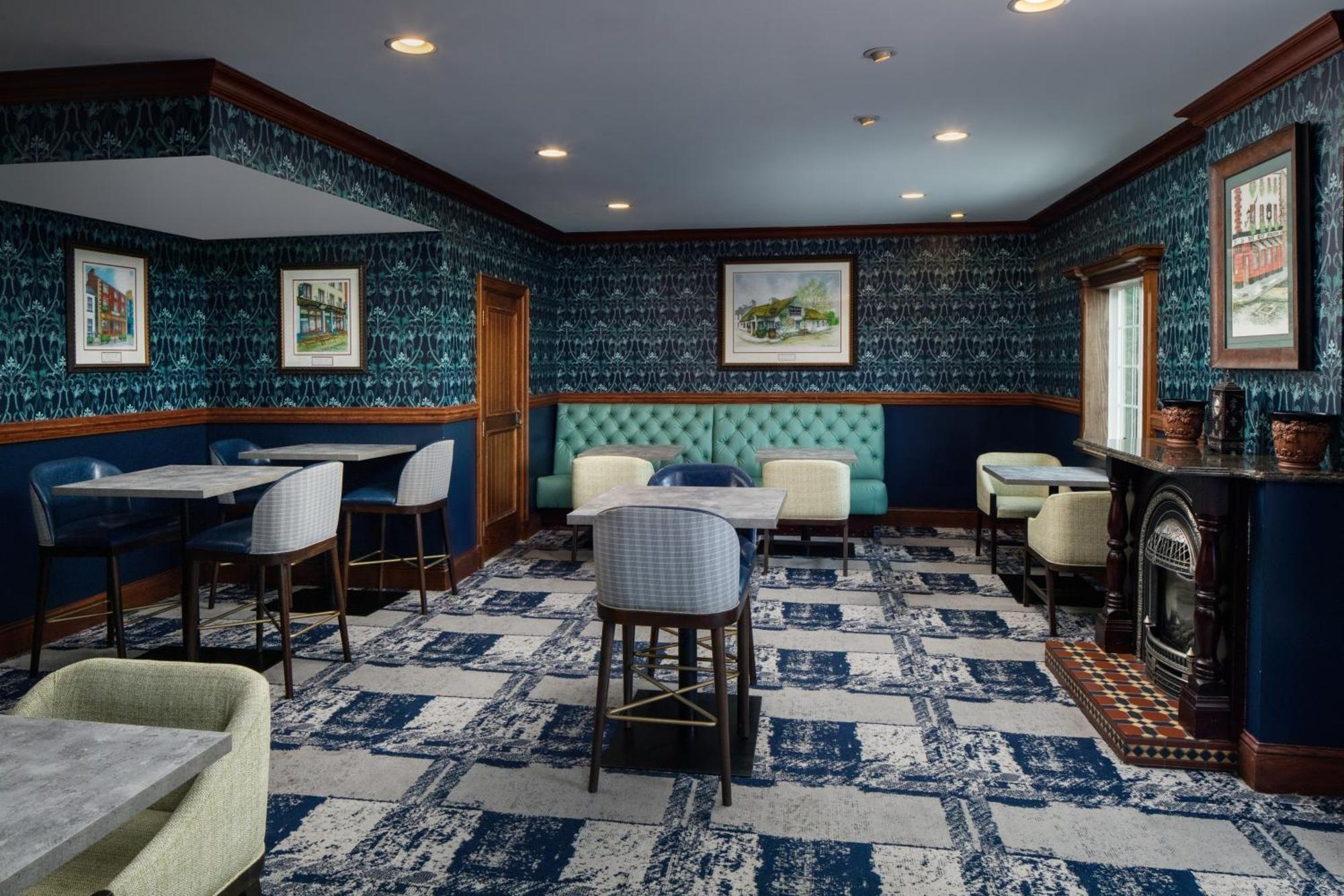 גלנה Irish Cottage Inn & Suites מראה חיצוני תמונה